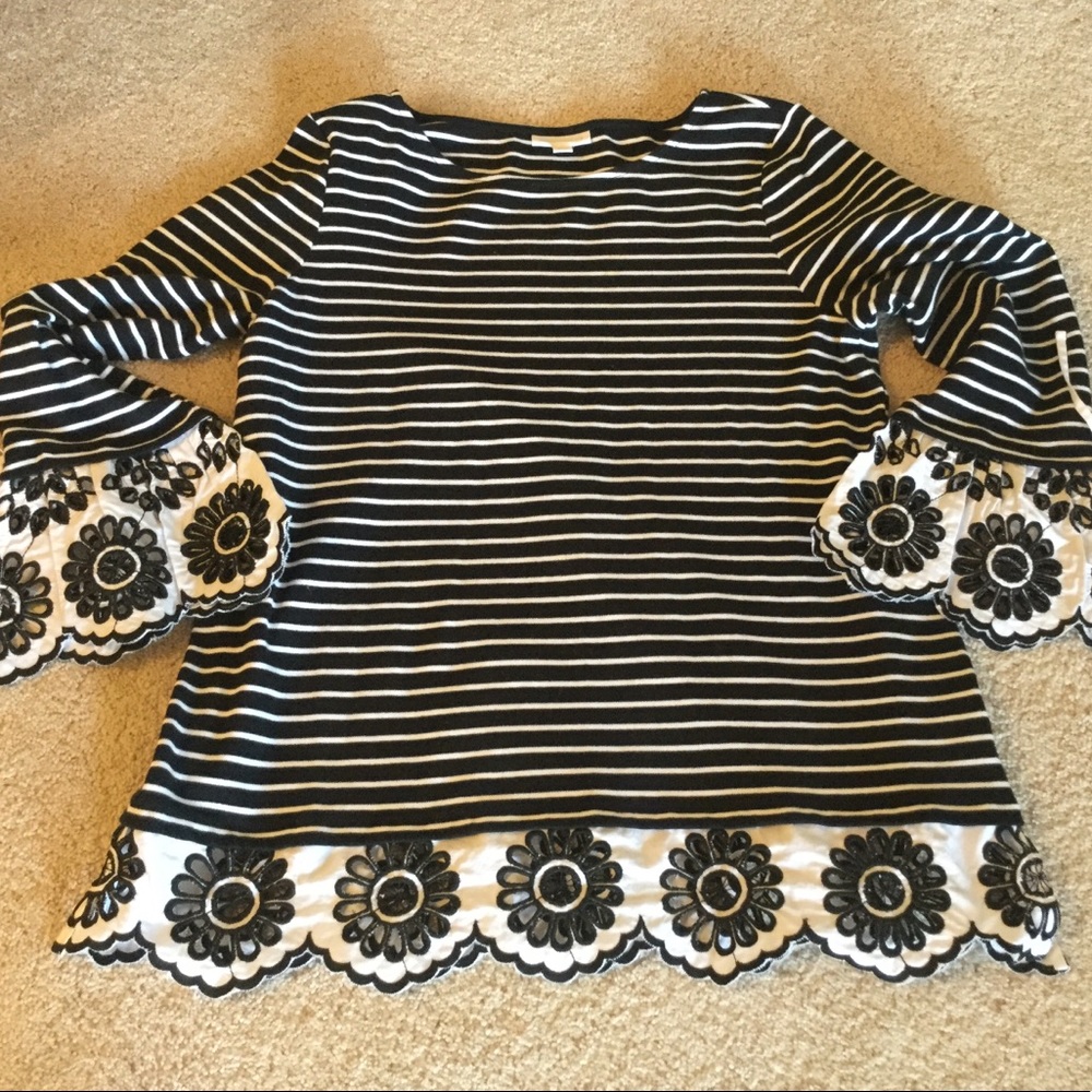 Fun Striped & Flower Design Top - Picture 2 of 6